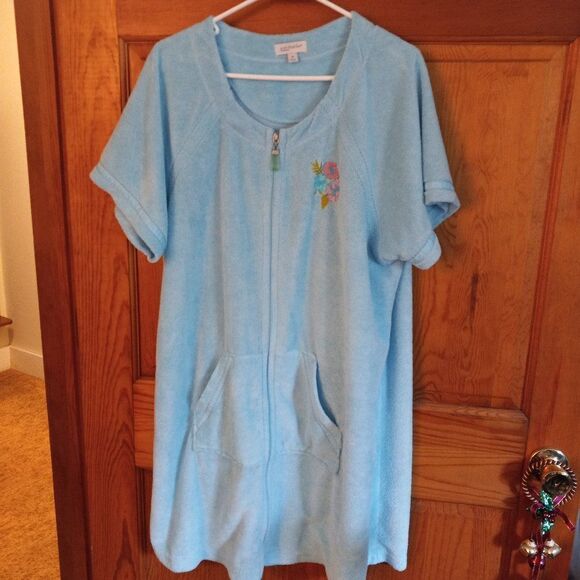 Bath Robe by Croft  & Barrow Mint Green color - Picture 1 of 7